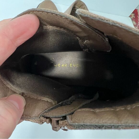 Wear.Ever. Tan Ankle Bootie “CASH” - Picture 4 of 7